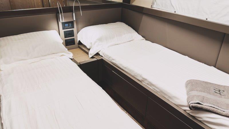 2017 FERRETTI YACHTS 550 